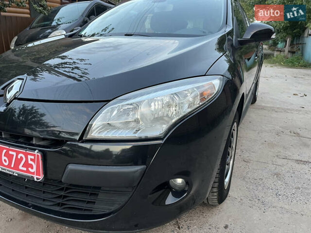 Чорний Рено Меган, об'ємом двигуна 1.6 л та пробігом 225 тис. км за 7150 $, фото 4 на Automoto.ua