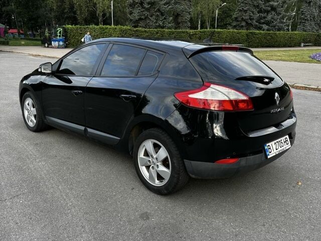 Рено Меган 2010 в Полтаве на Automoto.ua Черный Рено Меган, объемом двигателя 1.5 л и пробегом 280 тыс. км за 6300 $, фото 4 на Automoto.ua