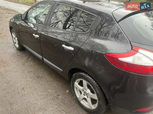 Черный Рено Меган, объемом двигателя 1.5 л и пробегом 300 тыс. км за 6800 $, фото 3 на Automoto.ua