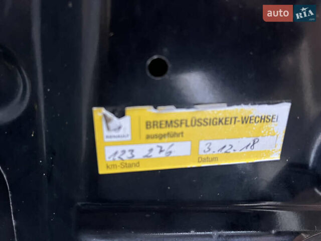 Чорний Рено Меган, об'ємом двигуна 1.6 л та пробігом 225 тис. км за 7150 $, фото 32 на Automoto.ua