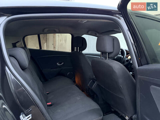 Черный Рено Меган, объемом двигателя 1.6 л и пробегом 300 тыс. км за 4250 $, фото 26 на Automoto.ua