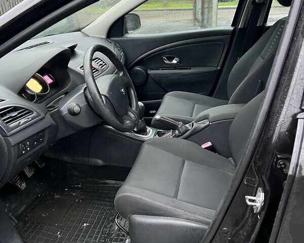 Чорний Рено Меган, об'ємом двигуна 1.6 л та пробігом 235 тис. км за 5499 $, фото 40 на Automoto.ua