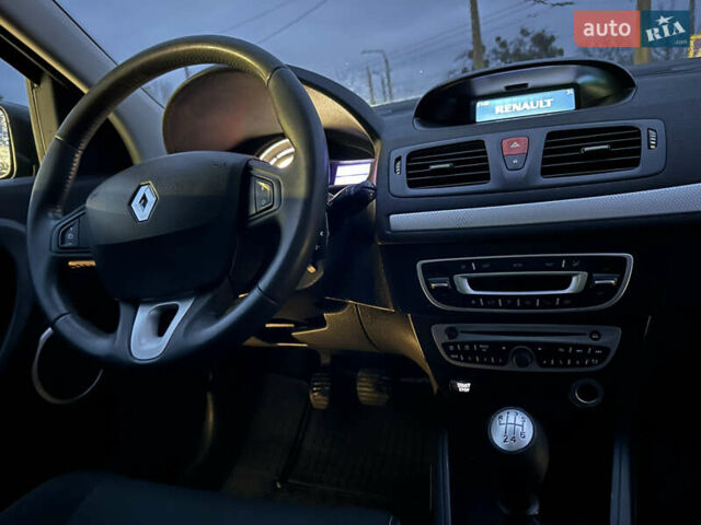 Черный Рено Меган, объемом двигателя 1.6 л и пробегом 155 тыс. км за 7700 $, фото 6 на Automoto.ua