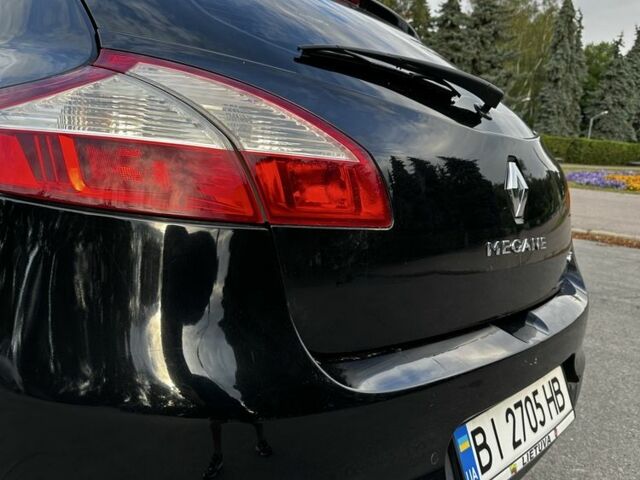Черный Рено Меган, объемом двигателя 1.5 л и пробегом 280 тыс. км за 6300 $, фото 7 на Automoto.ua