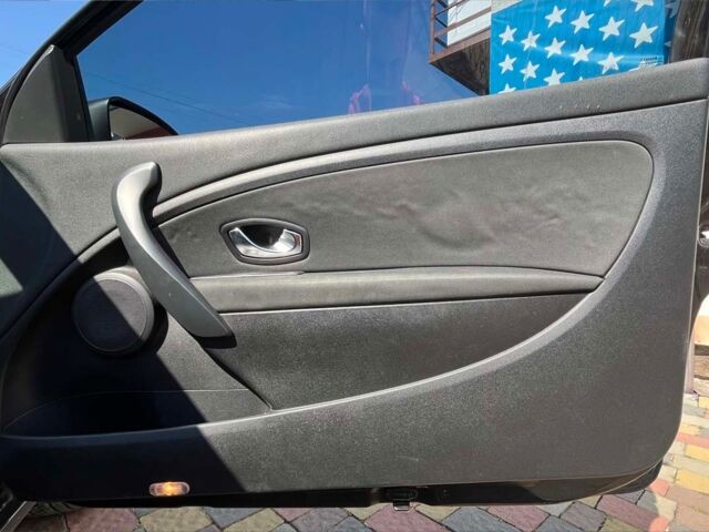 Чорний Рено Меган, об'ємом двигуна 1.5 л та пробігом 212 тис. км за 6500 $, фото 16 на Automoto.ua