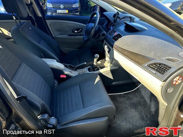 Черный Рено Меган, объемом двигателя 1.5 л и пробегом 354 тыс. км за 5200 $, фото 6 на Automoto.ua