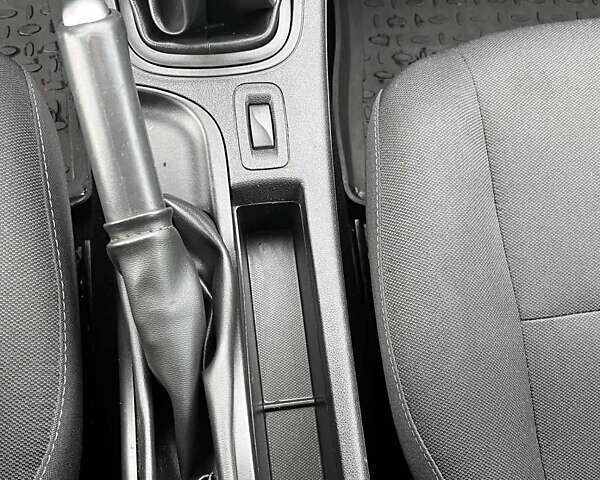 Черный Рено Меган, объемом двигателя 1.6 л и пробегом 198 тыс. км за 5600 $, фото 18 на Automoto.ua