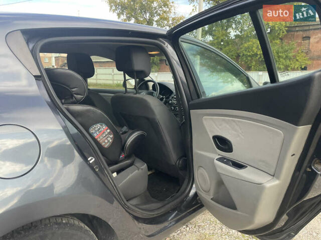 Черный Рено Меган, объемом двигателя 1.5 л и пробегом 128 тыс. км за 5800 $, фото 9 на Automoto.ua