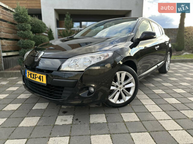 Рено Меган 2011 в Стрые на Automoto.ua Черный Рено Меган, объемом двигателя 1.6 л и пробегом 255 тыс. км за 6950 $, фото 13 на Automoto.ua