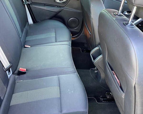 Черный Рено Меган, объемом двигателя 1.46 л и пробегом 270 тыс. км за 7300 $, фото 28 на Automoto.ua