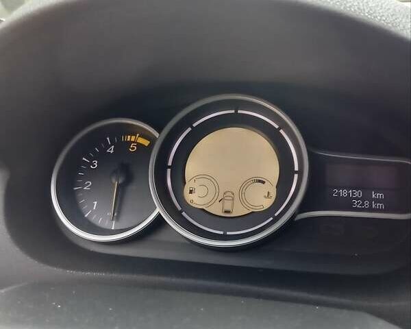 Черный Рено Меган, объемом двигателя 1.5 л и пробегом 218 тыс. км за 6300 $, фото 13 на Automoto.ua