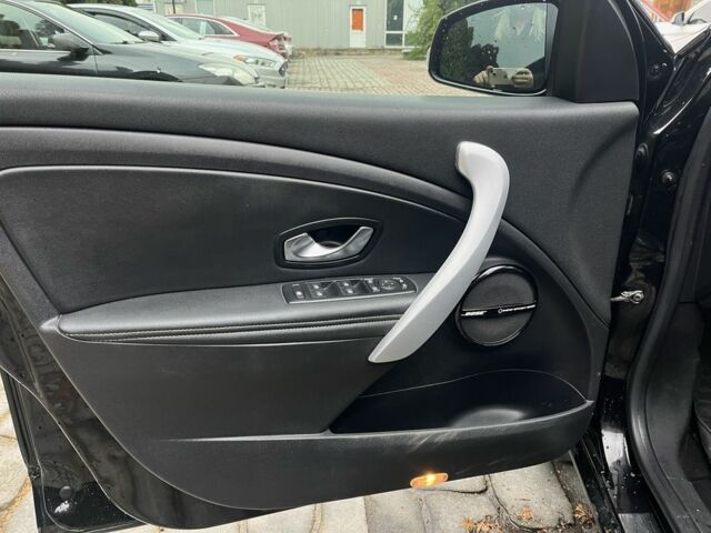 Рено Меган 2011 в Белой Церкве на Automoto.ua Черный Рено Меган, объемом двигателя 1.5 л и пробегом 267 тыс. км за 6999 $, фото 8 на Automoto.ua