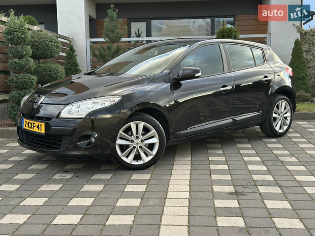 Рено Меган 2011 в Стрые на Automoto.ua Черный Рено Меган, объемом двигателя 1.6 л и пробегом 255 тыс. км за 6950 $, фото 11 на Automoto.ua