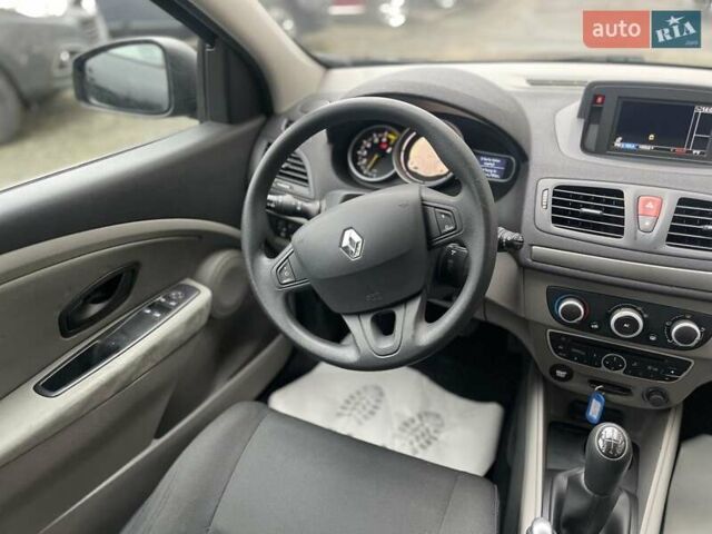 Черный Рено Меган, объемом двигателя 1.6 л и пробегом 108 тыс. км за 8000 $, фото 11 на Automoto.ua