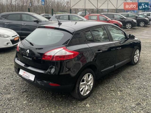 Черный Рено Меган, объемом двигателя 1.6 л и пробегом 108 тыс. км за 8000 $, фото 9 на Automoto.ua