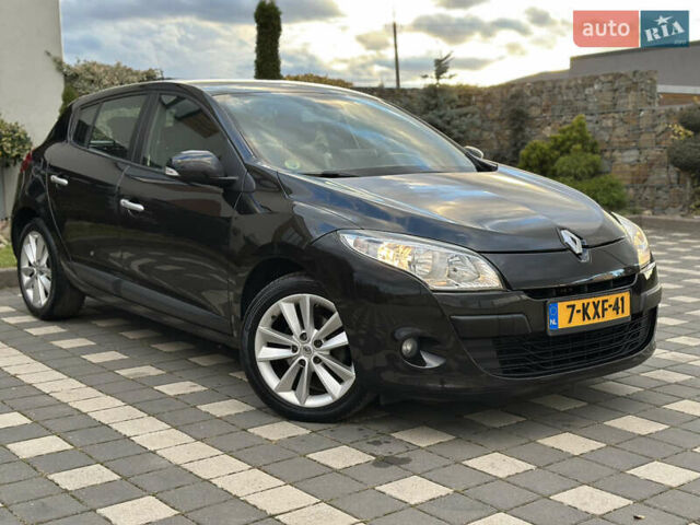 Рено Меган 2011 в Стрые на Automoto.ua Черный Рено Меган, объемом двигателя 1.6 л и пробегом 255 тыс. км за 6950 $, фото 43 на Automoto.ua