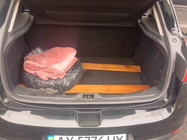 Черный Рено Меган, объемом двигателя 0 л и пробегом 295 тыс. км за 5300 $, фото 17 на Automoto.ua