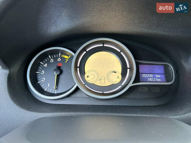 Рено Меган 2011 в Стрые на Automoto.ua Черный Рено Меган, объемом двигателя 1.6 л и пробегом 255 тыс. км за 6950 $, фото 78 на Automoto.ua