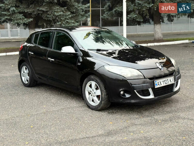 Черный Рено Меган, объемом двигателя 1.6 л и пробегом 240 тыс. км за 5999 $, фото 2 на Automoto.ua