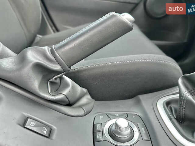 Рено Меган 2011 в Стрые на Automoto.ua Черный Рено Меган, объемом двигателя 1.6 л и пробегом 255 тыс. км за 6950 $, фото 94 на Automoto.ua