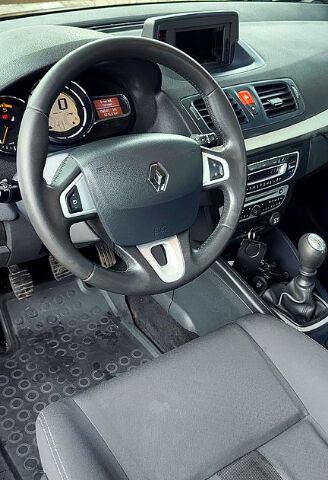 Черный Рено Меган, объемом двигателя 1.5 л и пробегом 196 тыс. км за 7250 $, фото 9 на Automoto.ua