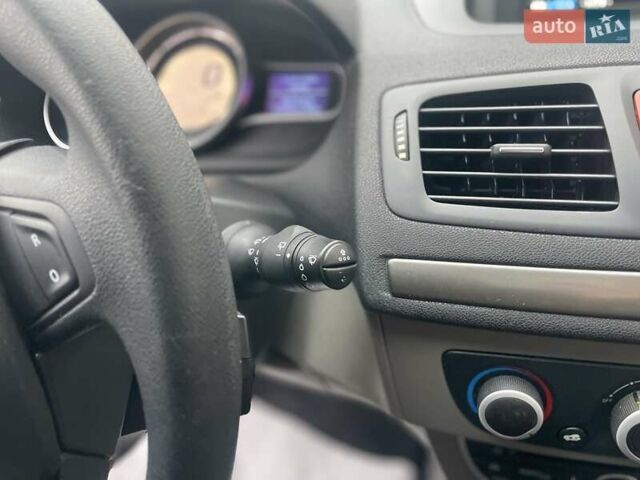 Черный Рено Меган, объемом двигателя 1.6 л и пробегом 108 тыс. км за 8000 $, фото 14 на Automoto.ua