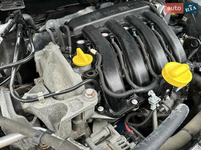 Рено Меган 2011 в Стрые на Automoto.ua Черный Рено Меган, объемом двигателя 1.6 л и пробегом 255 тыс. км за 6950 $, фото 117 на Automoto.ua