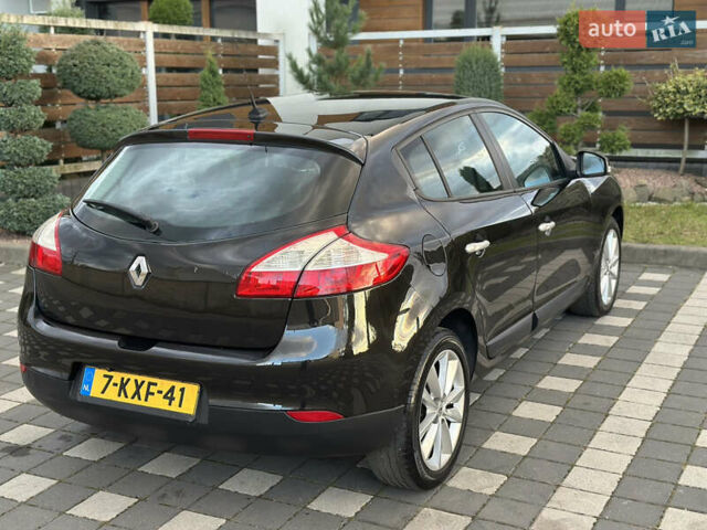 Рено Меган 2011 в Стрые на Automoto.ua Черный Рено Меган, объемом двигателя 1.6 л и пробегом 255 тыс. км за 6950 $, фото 55 на Automoto.ua