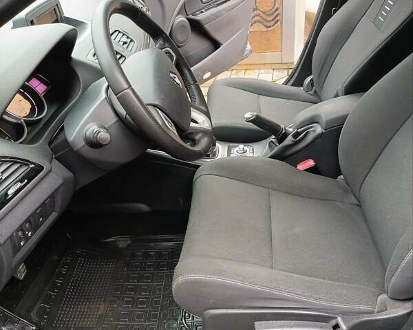 Чорний Рено Меган, об'ємом двигуна 1.46 л та пробігом 333 тис. км за 6600 $, фото 6 на Automoto.ua