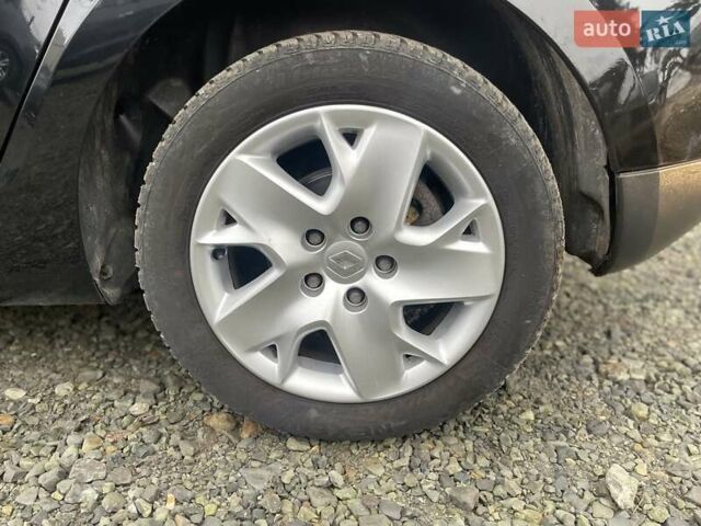 Черный Рено Меган, объемом двигателя 1.6 л и пробегом 108 тыс. км за 8000 $, фото 32 на Automoto.ua