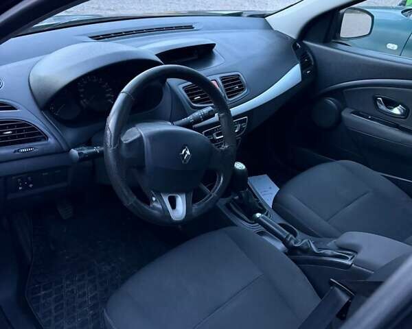 Черный Рено Меган, объемом двигателя 1.6 л и пробегом 260 тыс. км за 4099 $, фото 4 на Automoto.ua