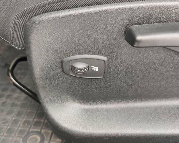 Чорний Рено Меган, об'ємом двигуна 1.46 л та пробігом 129 тис. км за 7950 $, фото 9 на Automoto.ua