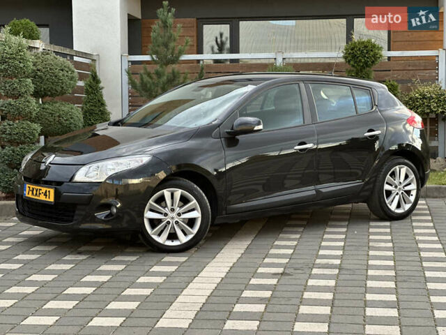 Рено Меган 2011 в Стрые на Automoto.ua Черный Рено Меган, объемом двигателя 1.6 л и пробегом 255 тыс. км за 6950 $, фото 6 на Automoto.ua