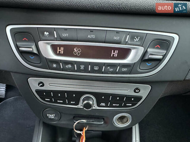 Рено Меган 2011 в Стрые на Automoto.ua Черный Рено Меган, объемом двигателя 1.6 л и пробегом 255 тыс. км за 6950 $, фото 82 на Automoto.ua