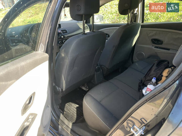 Черный Рено Меган, объемом двигателя 1.5 л и пробегом 128 тыс. км за 5800 $, фото 8 на Automoto.ua