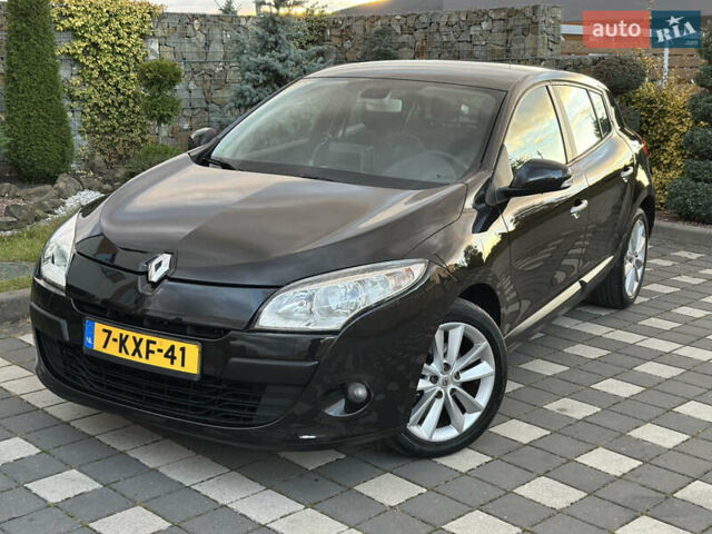 Рено Меган 2011 в Стрые на Automoto.ua Черный Рено Меган, объемом двигателя 1.6 л и пробегом 255 тыс. км за 6950 $, фото 71 на Automoto.ua