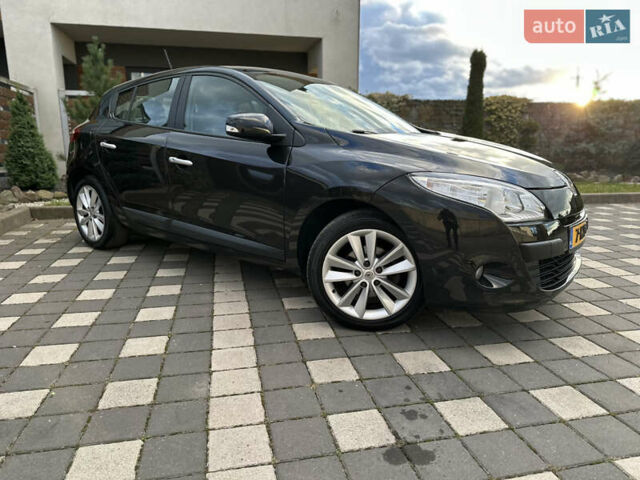 Рено Меган 2011 в Стрые на Automoto.ua Черный Рено Меган, объемом двигателя 1.6 л и пробегом 255 тыс. км за 6950 $, фото 28 на Automoto.ua