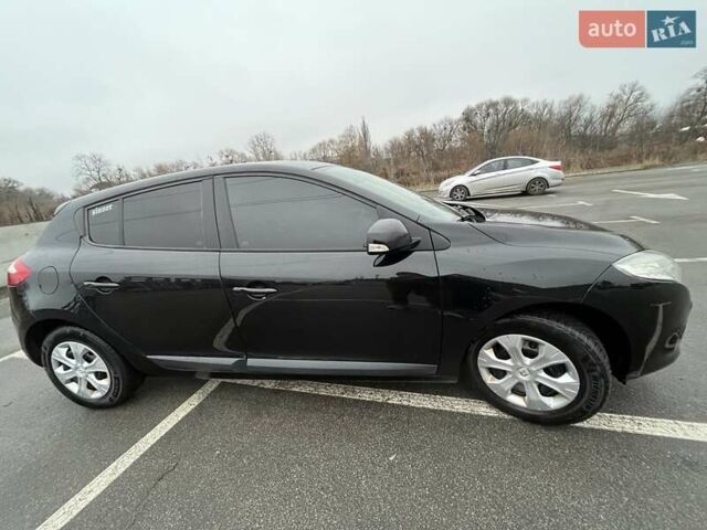 Черный Рено Меган, объемом двигателя 1.6 л и пробегом 274 тыс. км за 6800 $, фото 3 на Automoto.ua