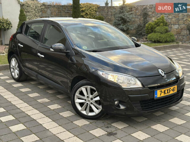 Рено Меган 2011 в Стрые на Automoto.ua Черный Рено Меган, объемом двигателя 1.6 л и пробегом 255 тыс. км за 6950 $, фото 44 на Automoto.ua