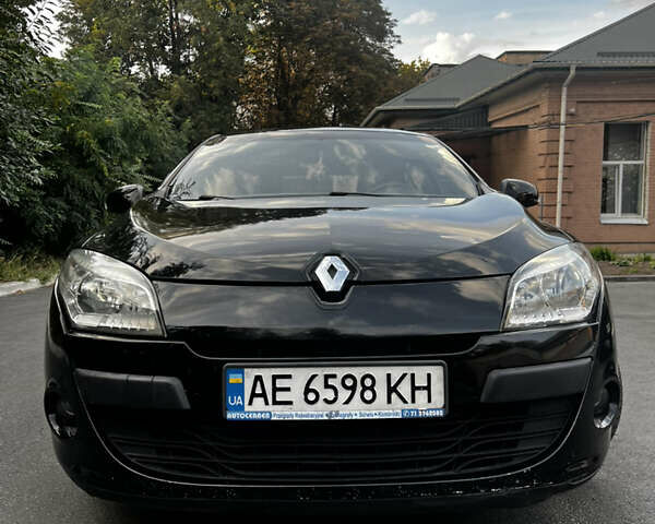 Рено Меган 2011 в Днепре (Днепропетровске) на Automoto.ua Черный Рено Меган, объемом двигателя 1.5 л и пробегом 179 тыс. км за 6499 $, фото 1 на Automoto.ua