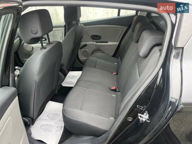 Черный Рено Меган, объемом двигателя 1.6 л и пробегом 108 тыс. км за 8000 $, фото 47 на Automoto.ua