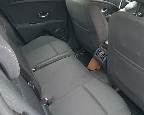 Черный Рено Меган, объемом двигателя 1.6 л и пробегом 164 тыс. км за 8100 $, фото 5 на Automoto.ua