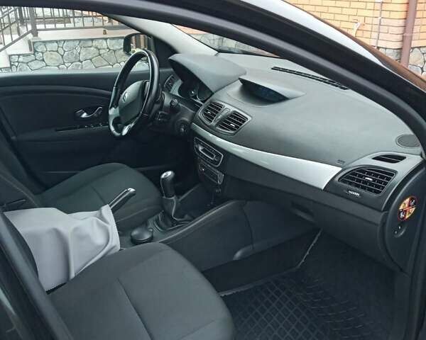 Черный Рено Меган, объемом двигателя 1.6 л и пробегом 164 тыс. км за 8100 $, фото 6 на Automoto.ua