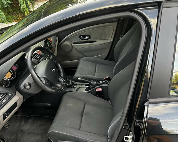 Рено Меган 2011 в Днепре (Днепропетровске) на Automoto.ua Черный Рено Меган, объемом двигателя 1.5 л и пробегом 179 тыс. км за 6499 $, фото 11 на Automoto.ua