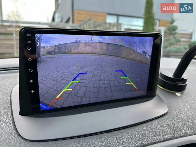 Рено Меган 2011 в Стрые на Automoto.ua Черный Рено Меган, объемом двигателя 1.6 л и пробегом 255 тыс. км за 6950 $, фото 85 на Automoto.ua