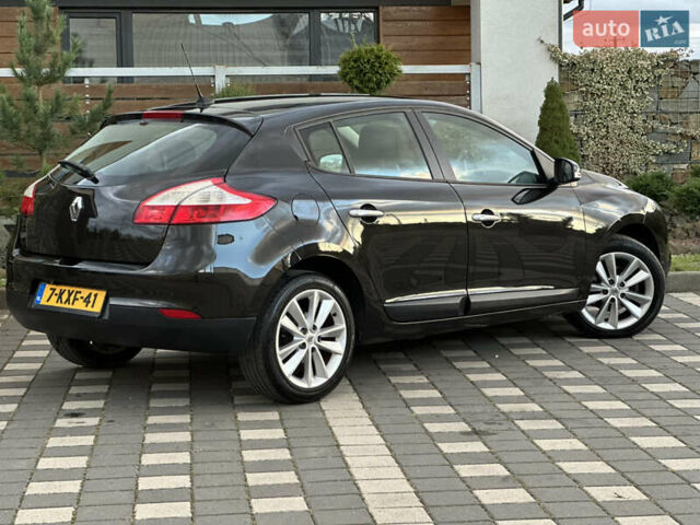 Рено Меган 2011 в Стрые на Automoto.ua Черный Рено Меган, объемом двигателя 1.6 л и пробегом 255 тыс. км за 6950 $, фото 30 на Automoto.ua