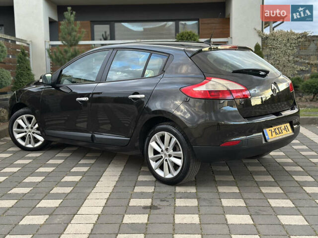 Рено Меган 2011 в Стрые на Automoto.ua Черный Рено Меган, объемом двигателя 1.6 л и пробегом 255 тыс. км за 6950 $, фото 19 на Automoto.ua