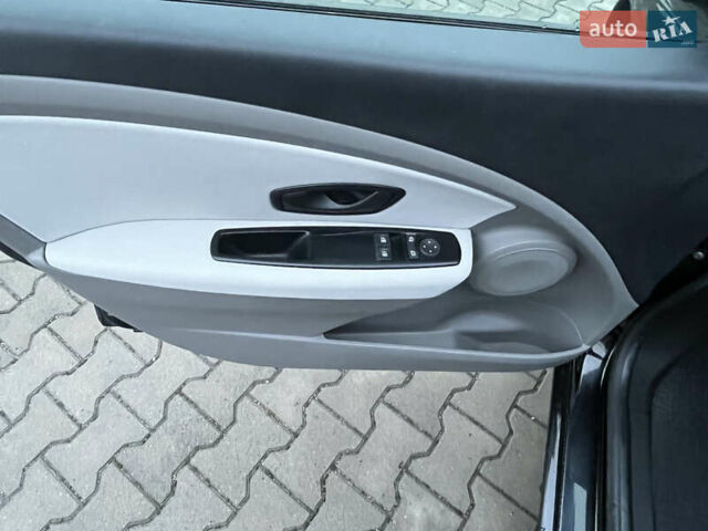 Черный Рено Меган, объемом двигателя 1.6 л и пробегом 153 тыс. км за 7200 $, фото 31 на Automoto.ua