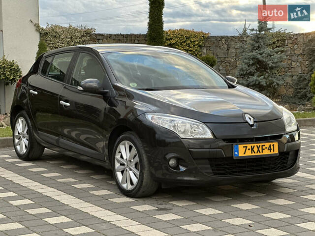 Рено Меган 2011 в Стрые на Automoto.ua Черный Рено Меган, объемом двигателя 1.6 л и пробегом 255 тыс. км за 6950 $, фото 47 на Automoto.ua