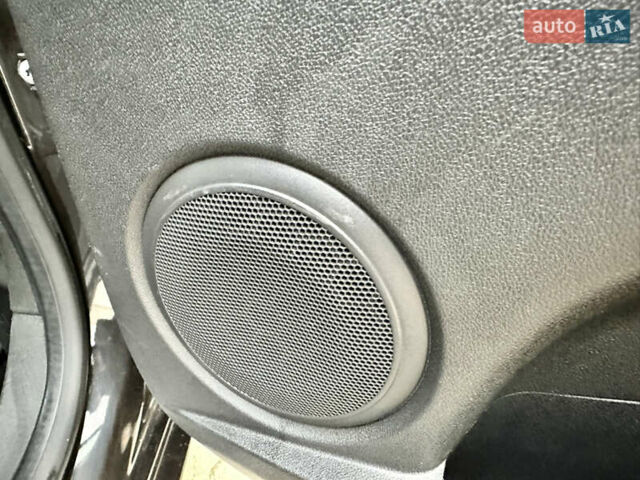 Рено Меган 2011 в Стрые на Automoto.ua Черный Рено Меган, объемом двигателя 1.6 л и пробегом 255 тыс. км за 6950 $, фото 103 на Automoto.ua